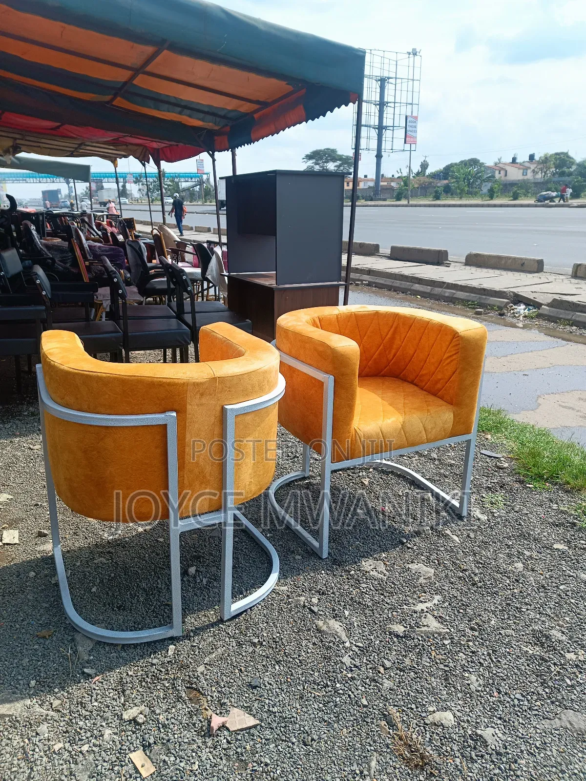 2 Manicure Seats, Mustard and White Colour 
