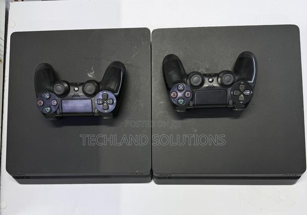 Certified Used Ps4 Slim - main view