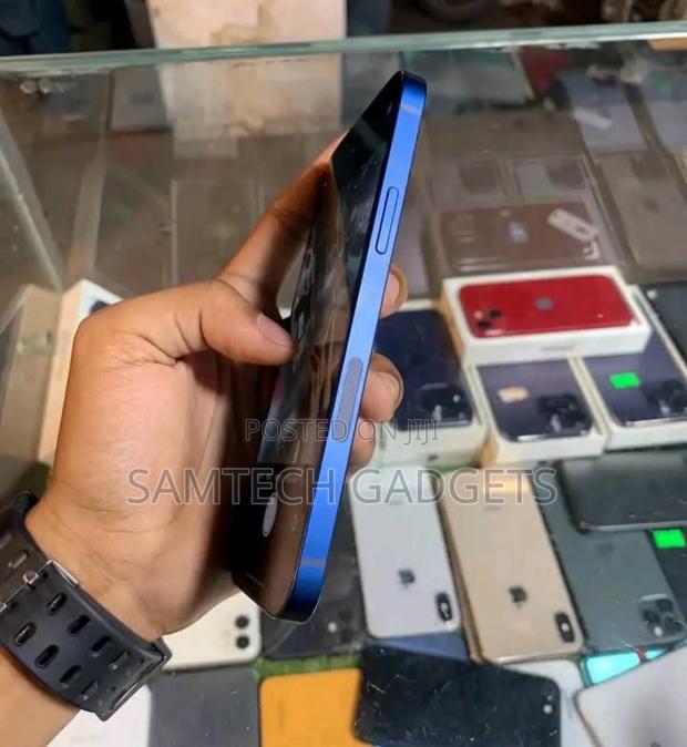 Apple iPhone 12 64 GB Blue - thumbnail 4