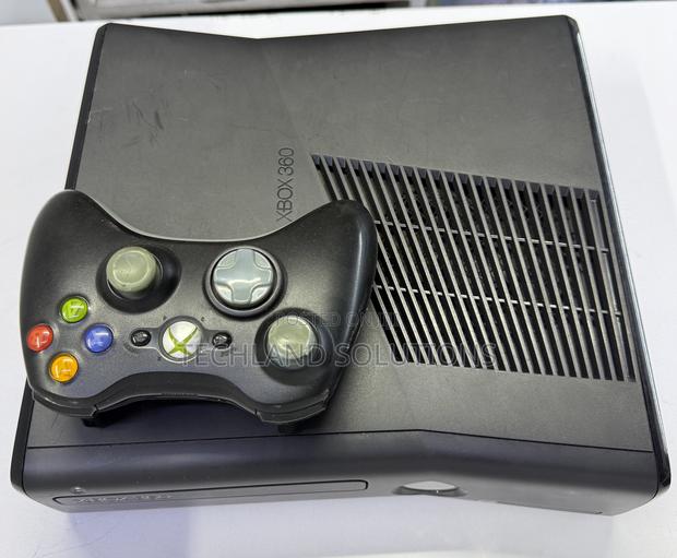 Preloved X Box 360 Chipped Console (10 Games) - thumbnail 4