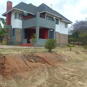5 Bedroom Mansion on a One Acre Touching Machakos Mombasa Road