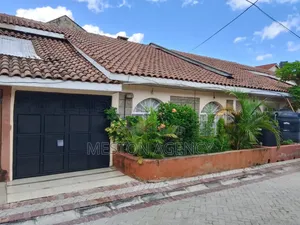 3bdrm Bungalow in Ash Court, South C for sale