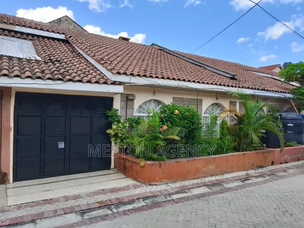3bdrm Bungalow in Ash Court, South C for sale