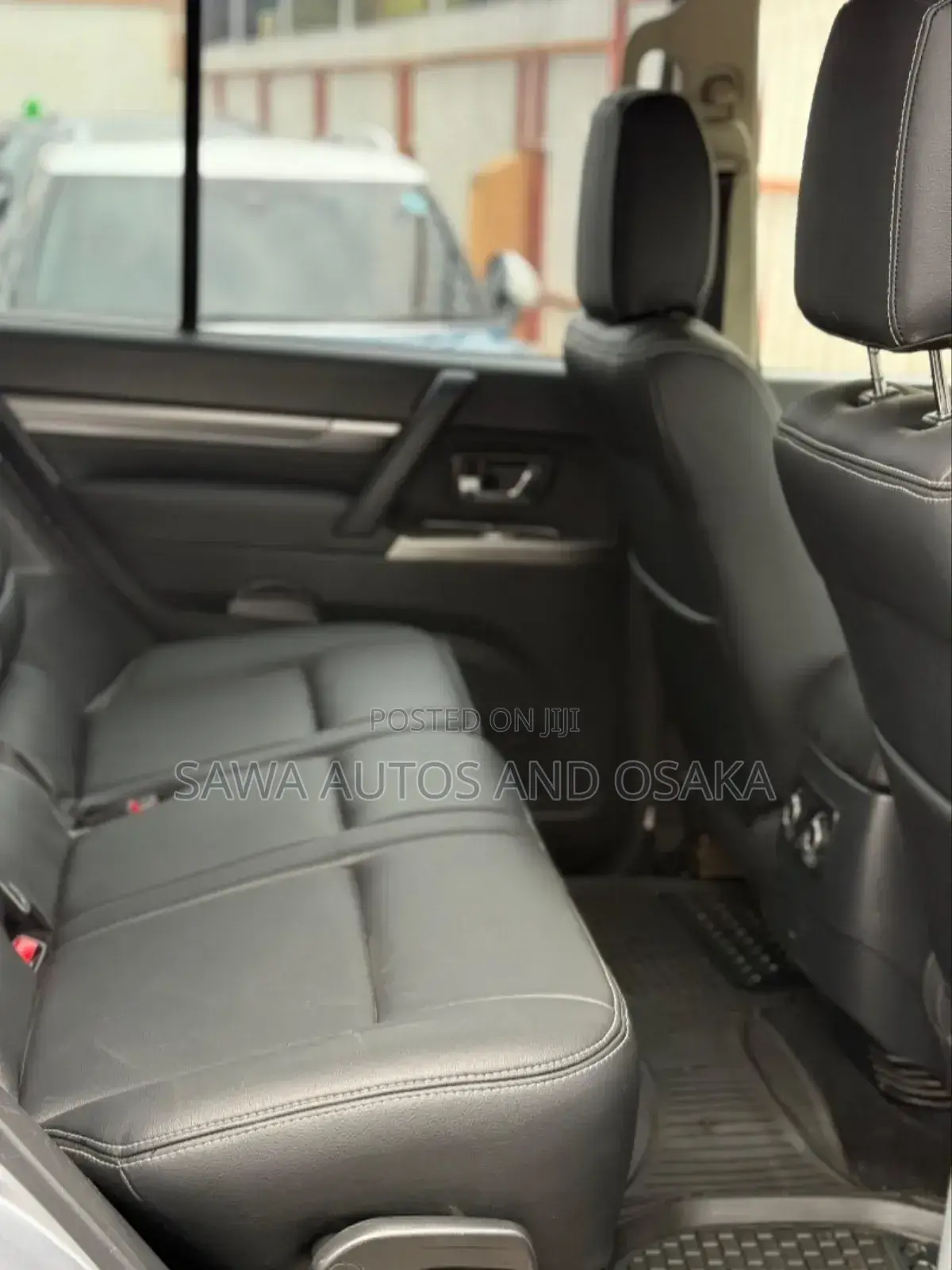 Mitsubishi Pajero 2017 Silver