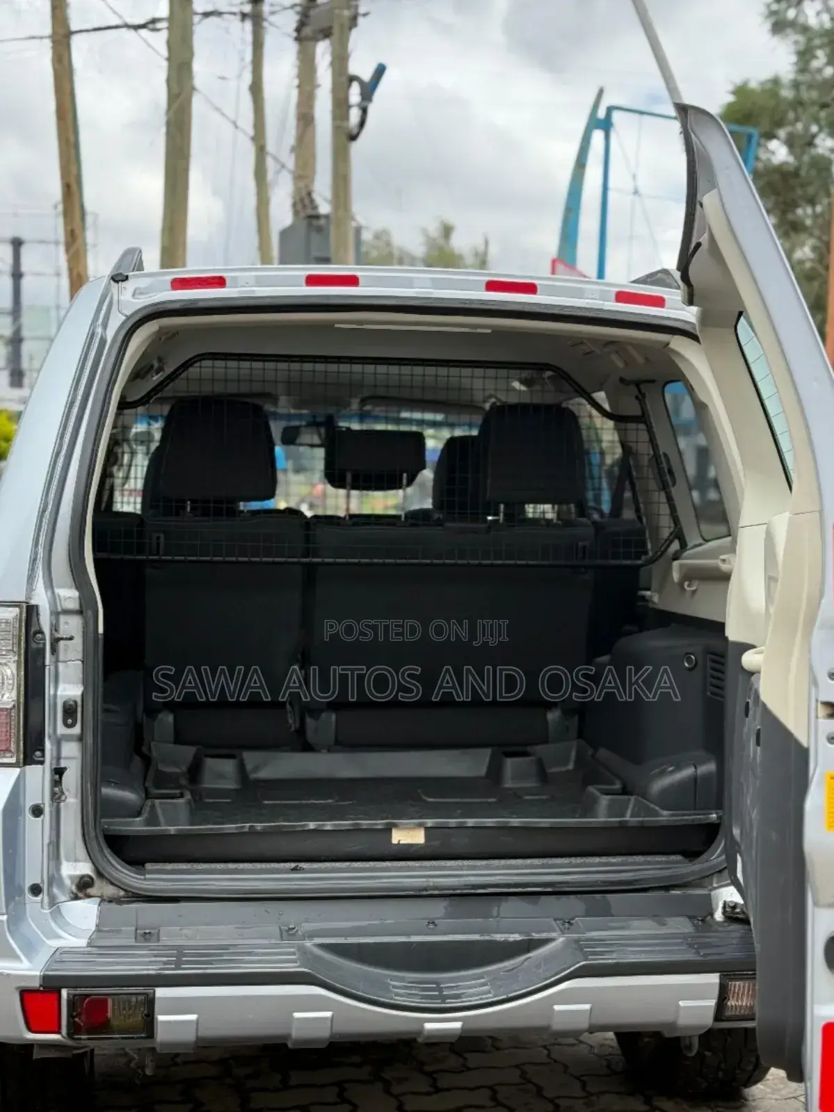 Mitsubishi Pajero 2017 Silver