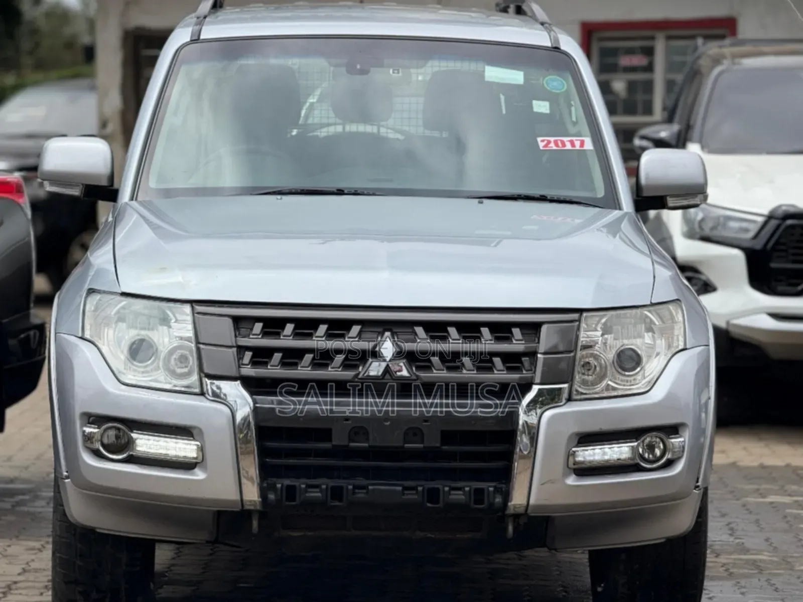 Mitsubishi Pajero 2017 Silver