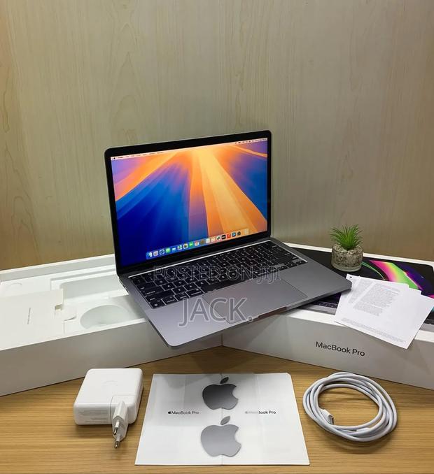 Laptop Apple MacBook Pro 2022 M2 8GB Apple M2 SSD 256GB - main view