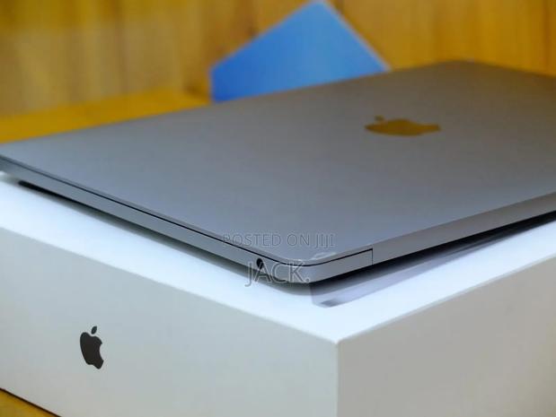 Laptop Apple MacBook Pro 2022 M2 8GB Apple M2 SSD 256GB - thumbnail 3