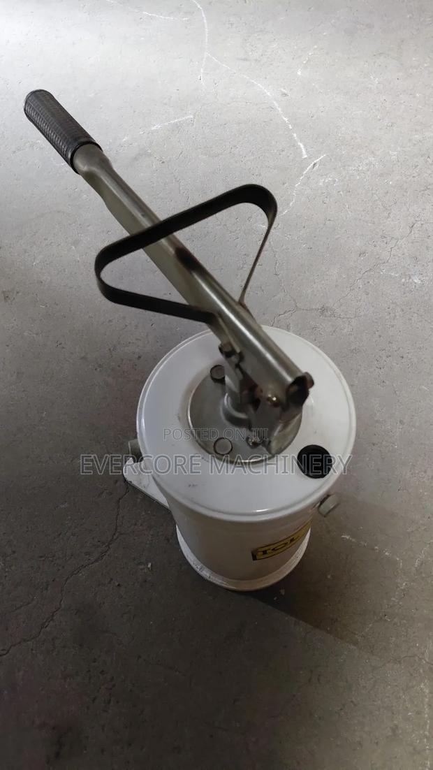 10kg Heavy Duty Manual Grease Pump Machine. - thumbnail 2