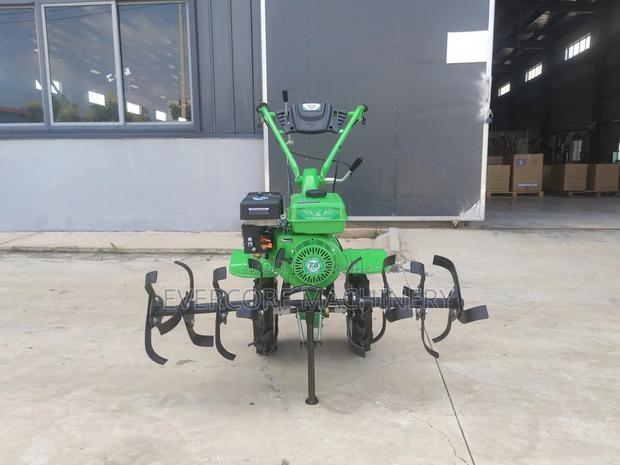 Gasoline Powered Power Tiller Machine Petrol-Powered.