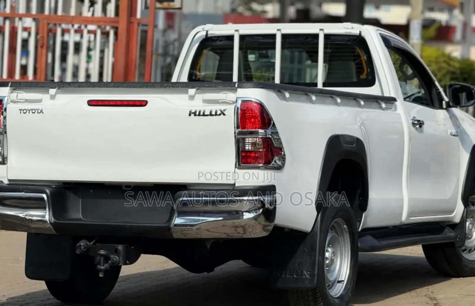 Toyota Hilux 2021 White