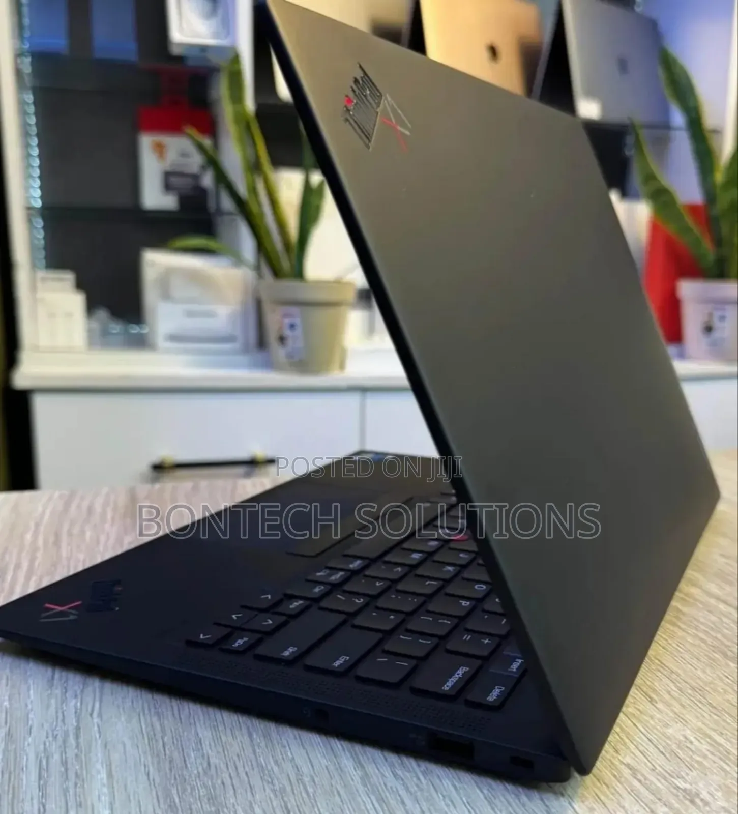 Laptop Lenovo ThinkPad X1 Yoga Gen 8 16GB Intel Core I5 SSD 512GB