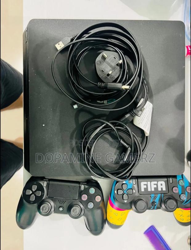 Playstation 4 Slim - thumbnail 4