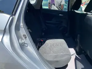 Honda Fit Shuttle 2018 Silver