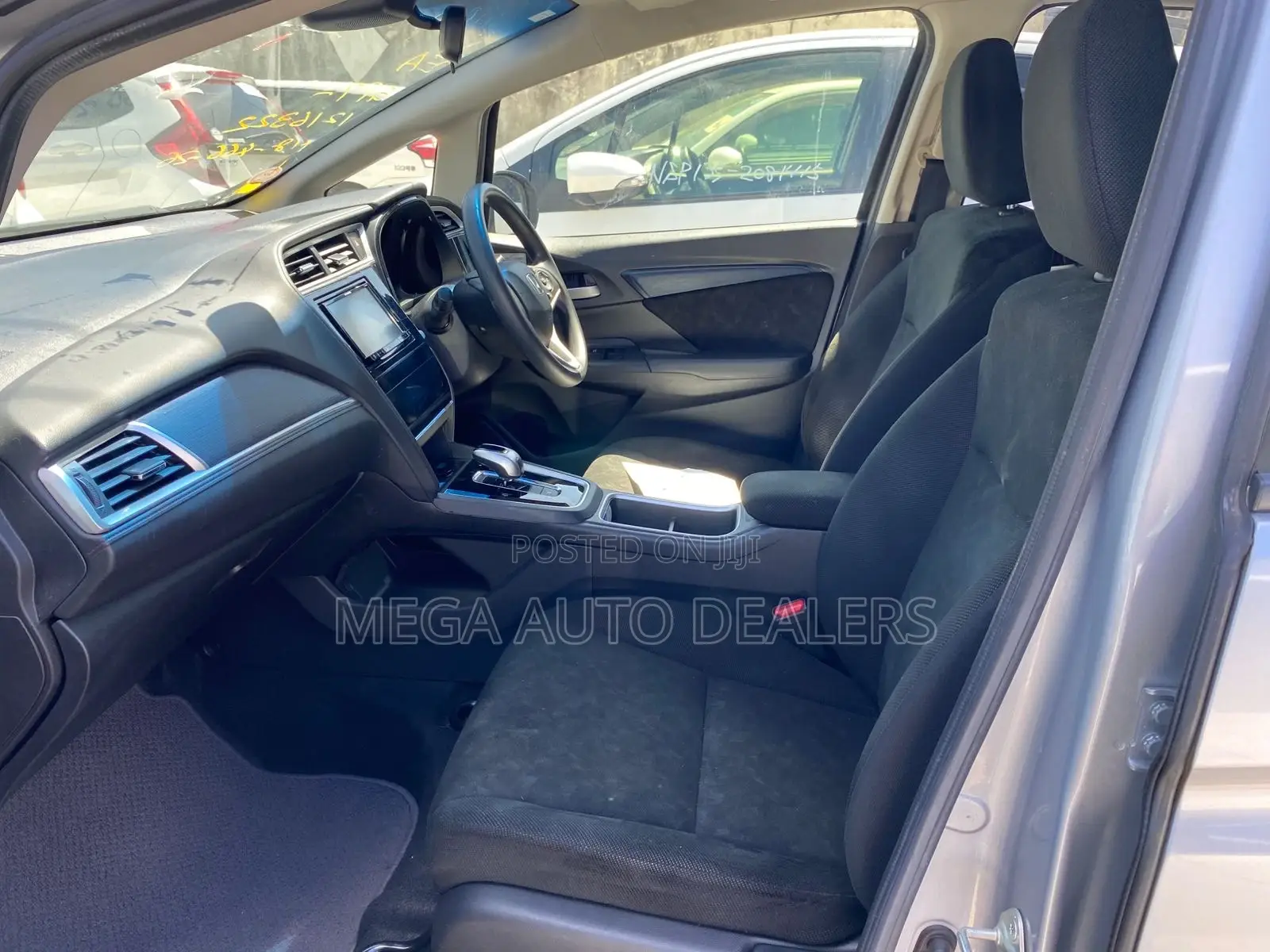 Honda Fit Shuttle 2018 Silver