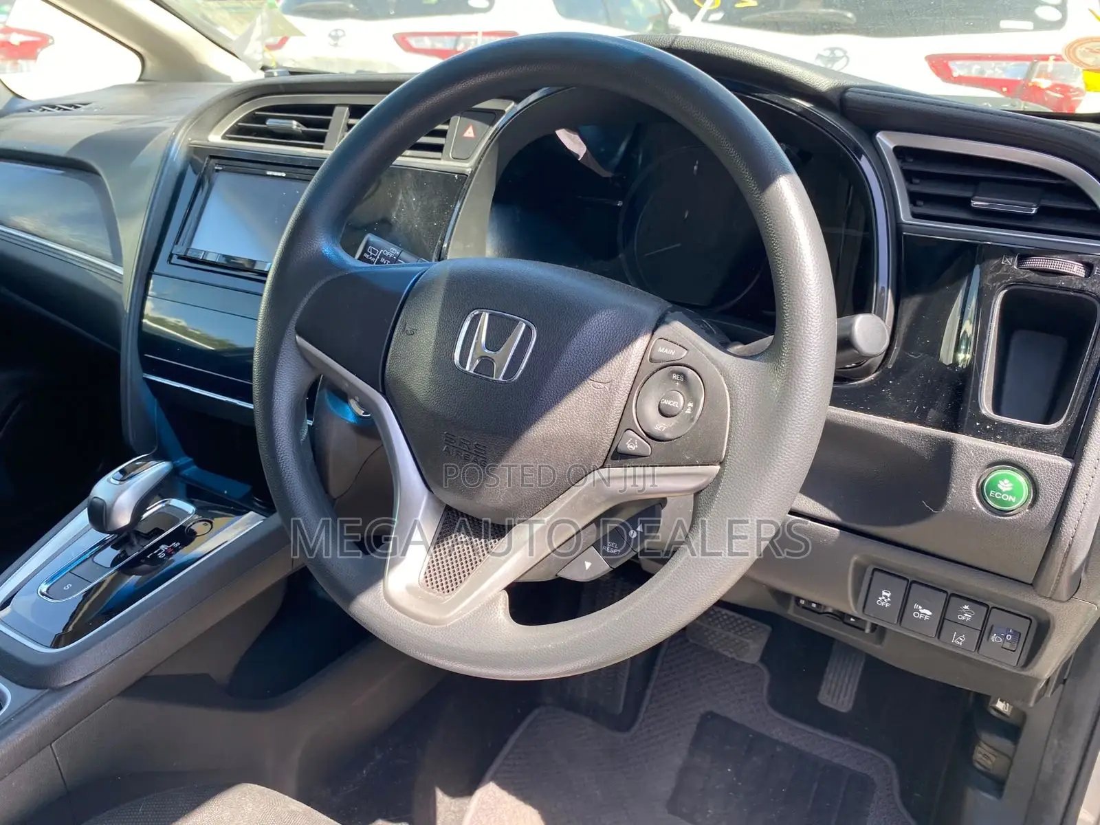 Honda Fit Shuttle 2018 Silver