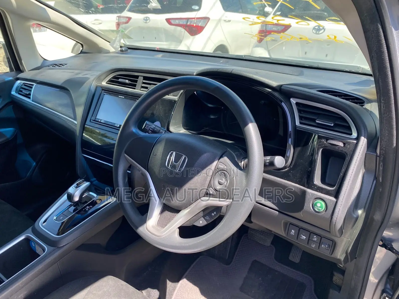 Honda Fit Shuttle 2018 Silver