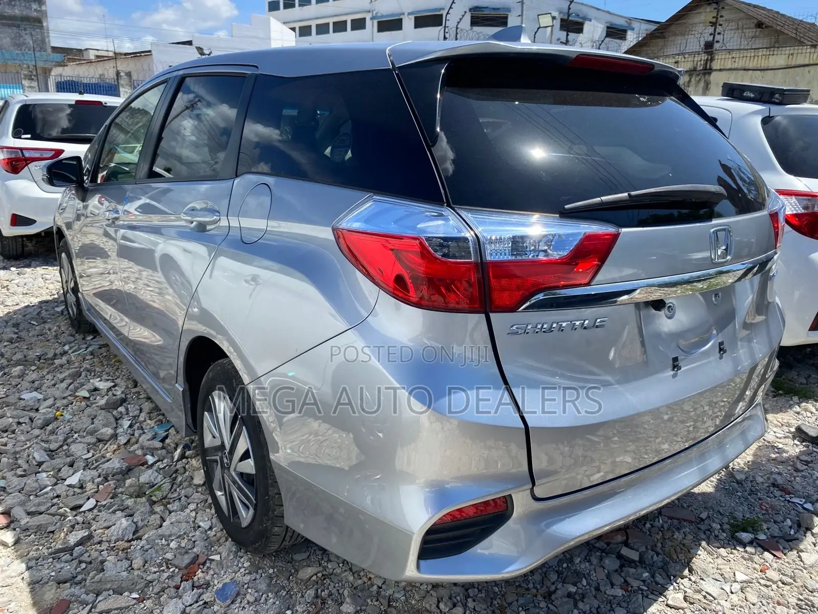 Honda Fit Shuttle 2018 Silver