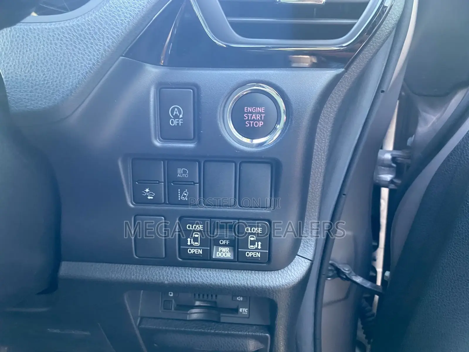 Toyota Voxy 2018