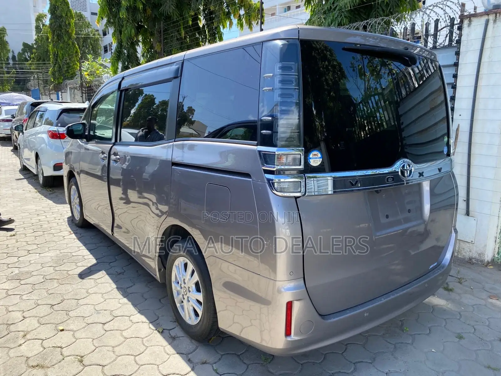 Toyota Voxy 2018
