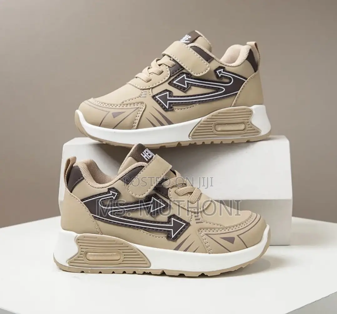 Boys / Girls Sneakers Shoes Sizes 26-37