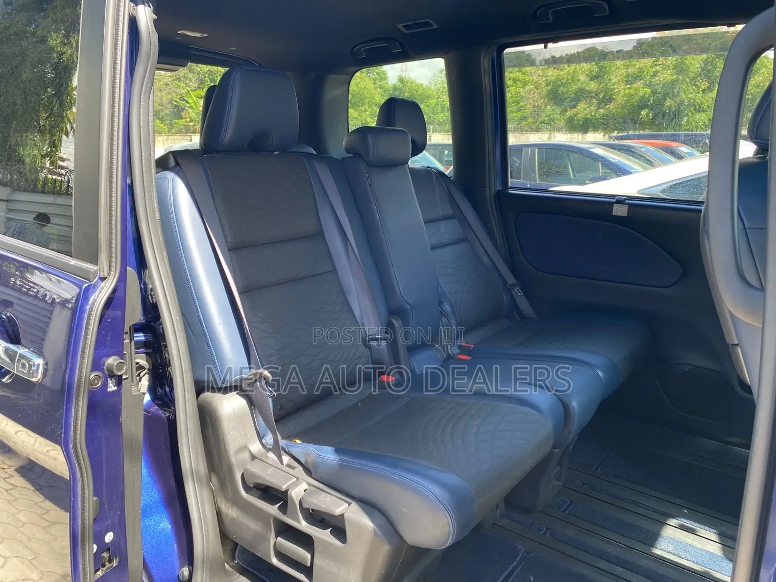 Nissan Serena 2018 Blue