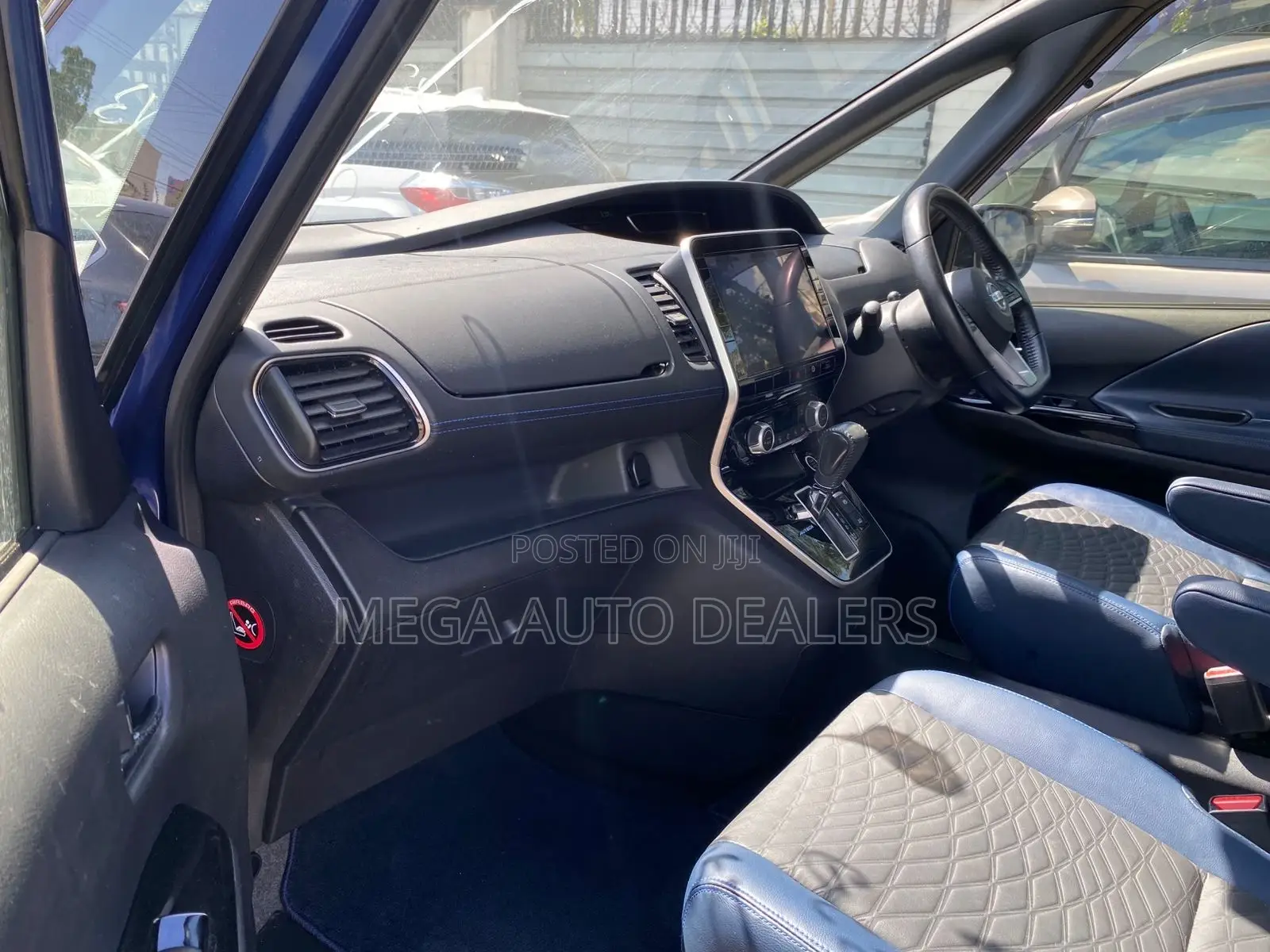 Nissan Serena 2018 Blue
