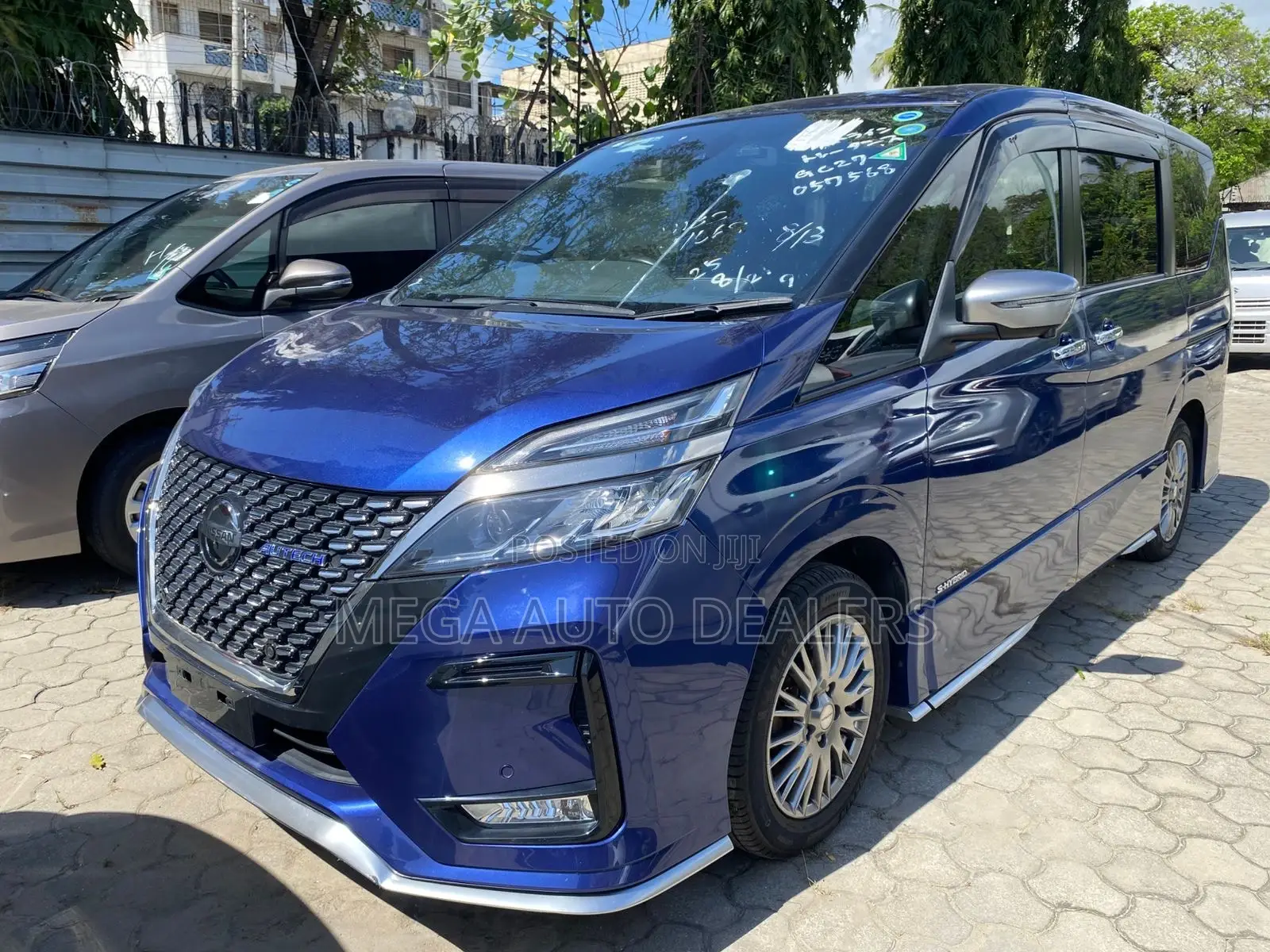 Nissan Serena 2018 Blue