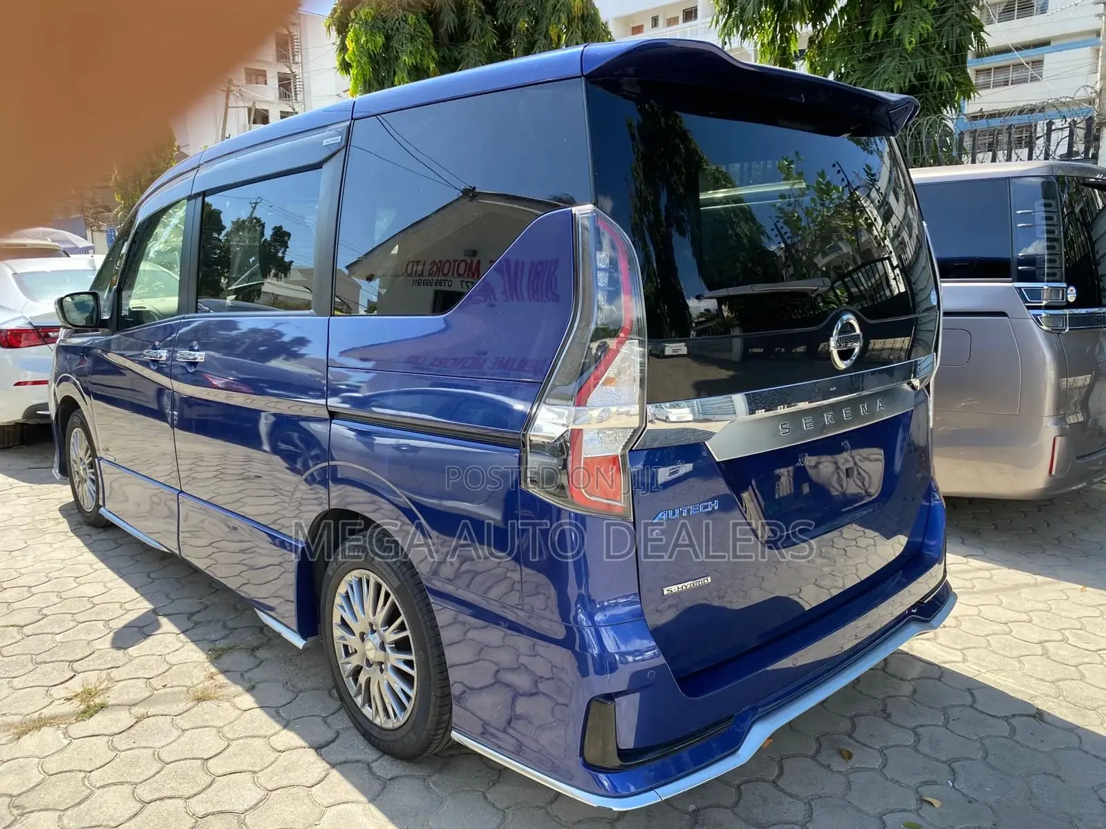 Nissan Serena 2018 Blue
