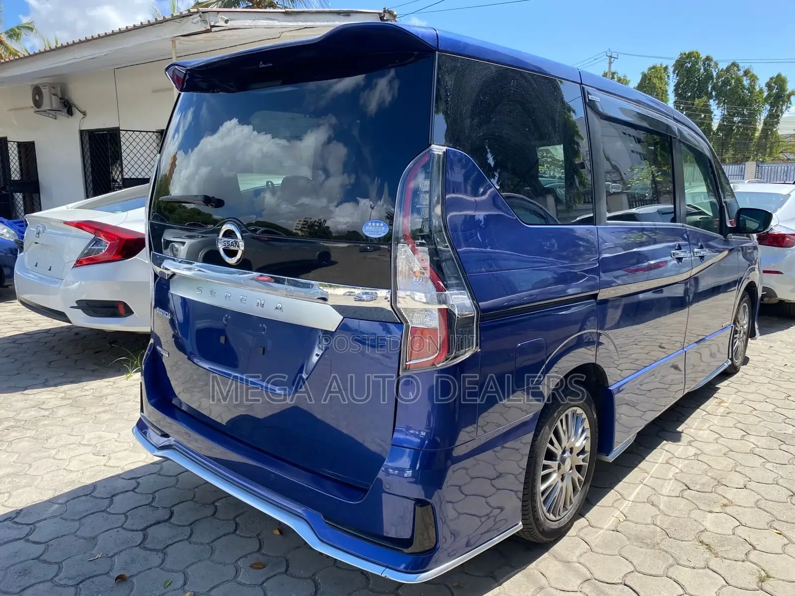 Nissan Serena 2018 Blue