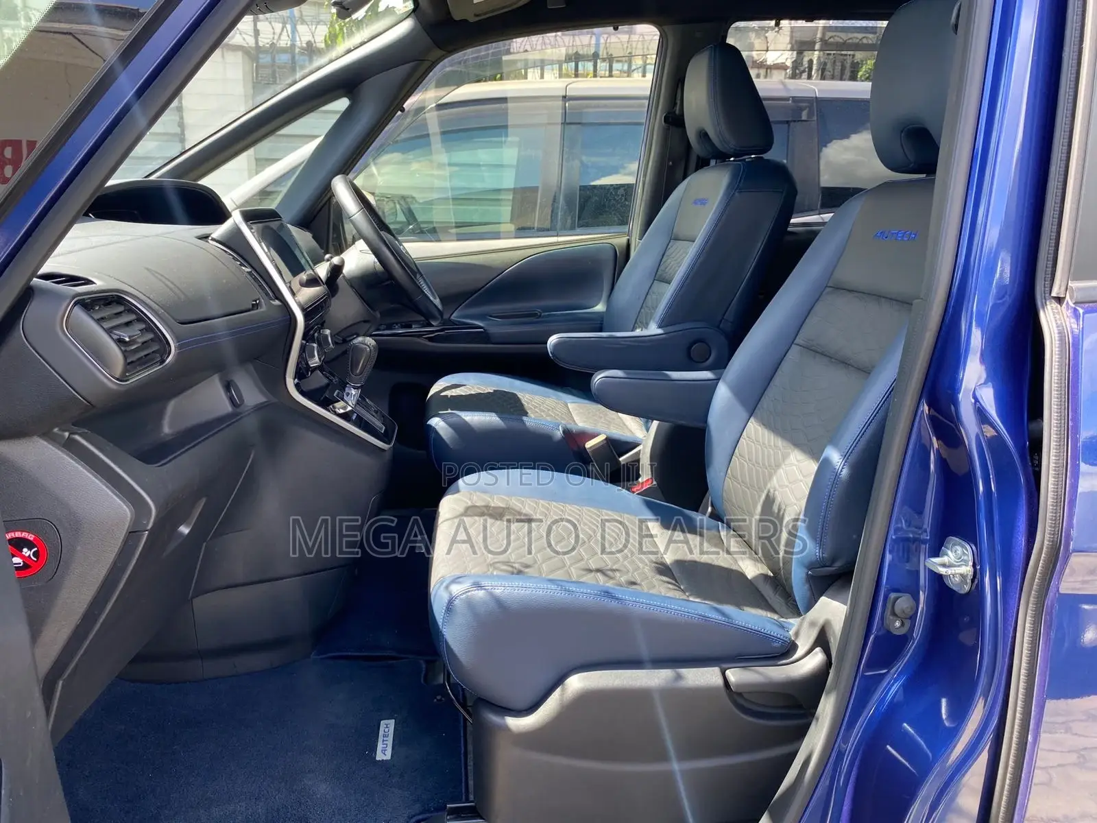 Nissan Serena 2018 Blue