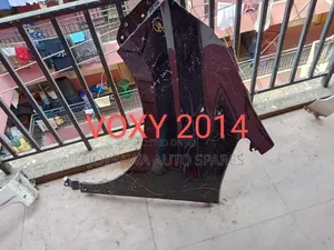 Toyota Voxy 2015 Wing/Fender