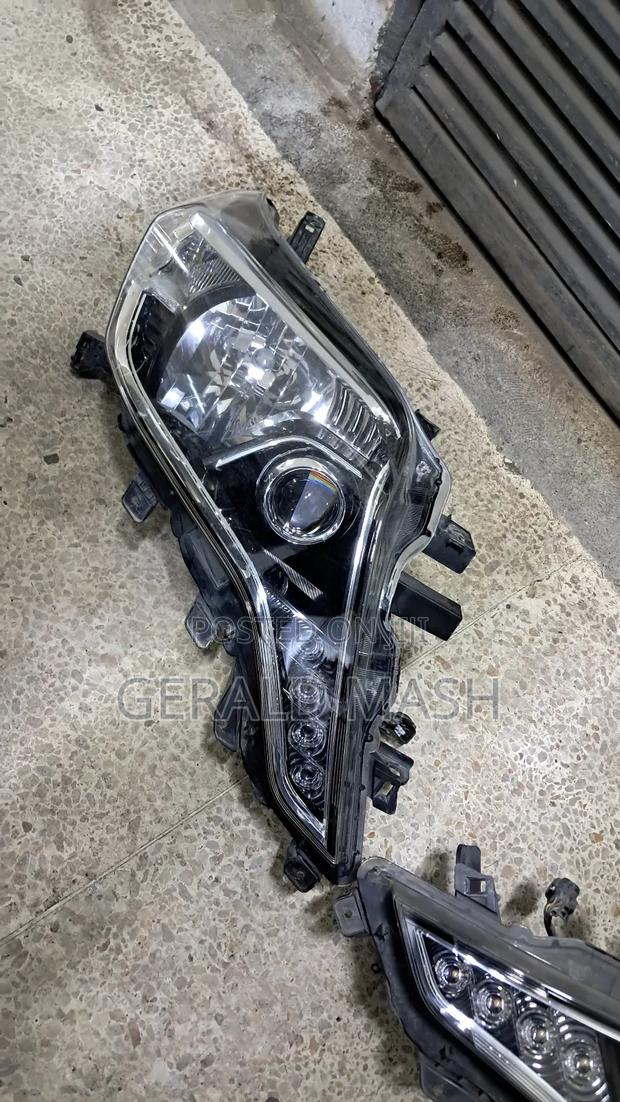 Headlight Zenon Land Cruiser Prado 150