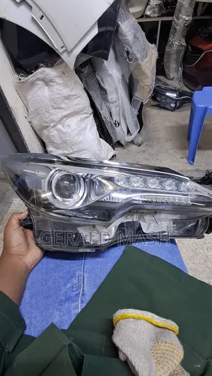 Headlight Toyota Fortuner
