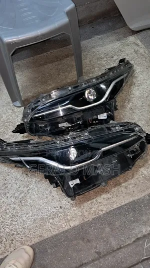 Headlight Toyota Fortuner Zenon