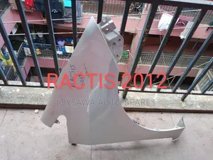 Toyota Ractis 2012 Wing/Fender