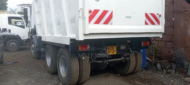 Tata Prima 2014 - thumbnail 2