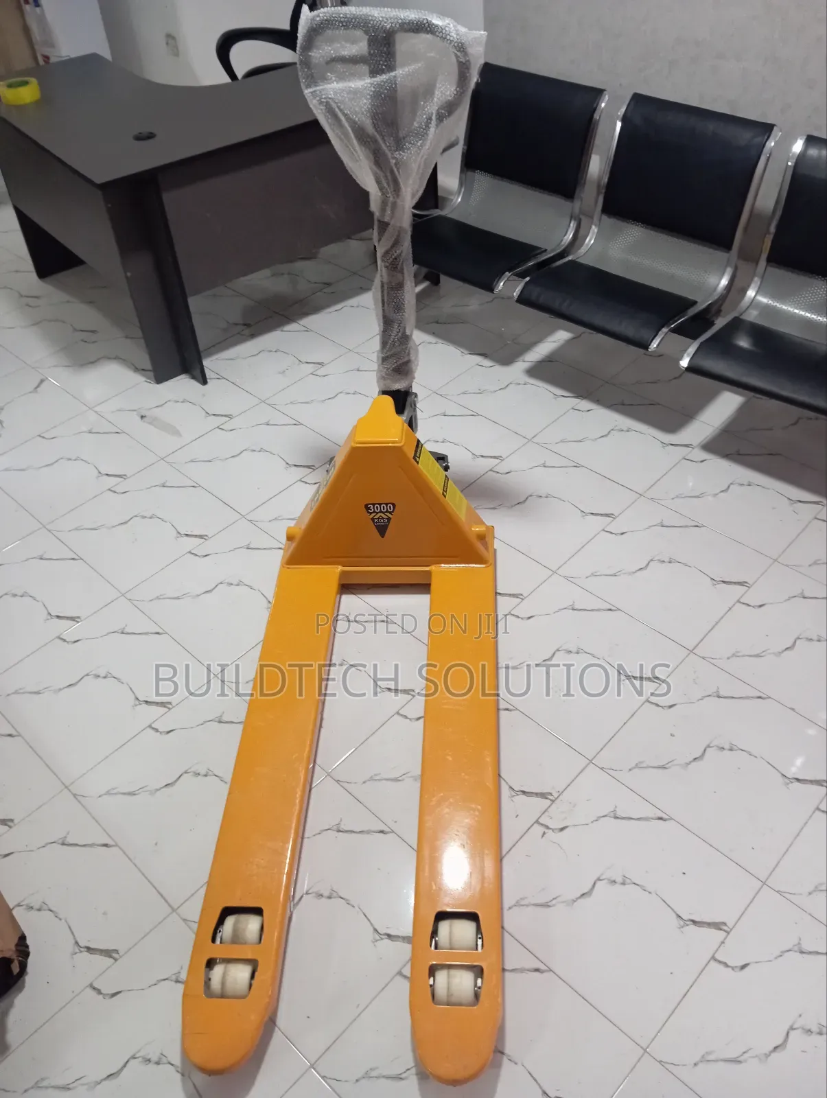 3000 Kg Hydraulic Pallet Truck