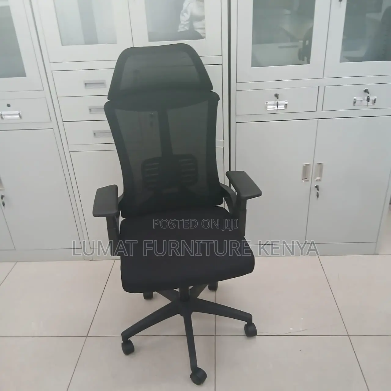 Modern Mesh Staff Chair