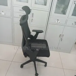 Modern Mesh Staff Chair