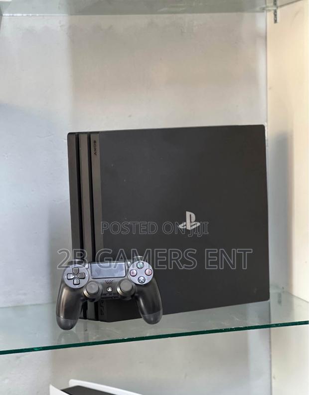 9.00 Chipped Ps4 Pro - thumbnail 3