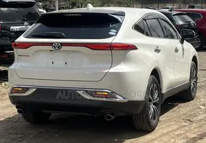Toyota Harrier 2.0 2020 White