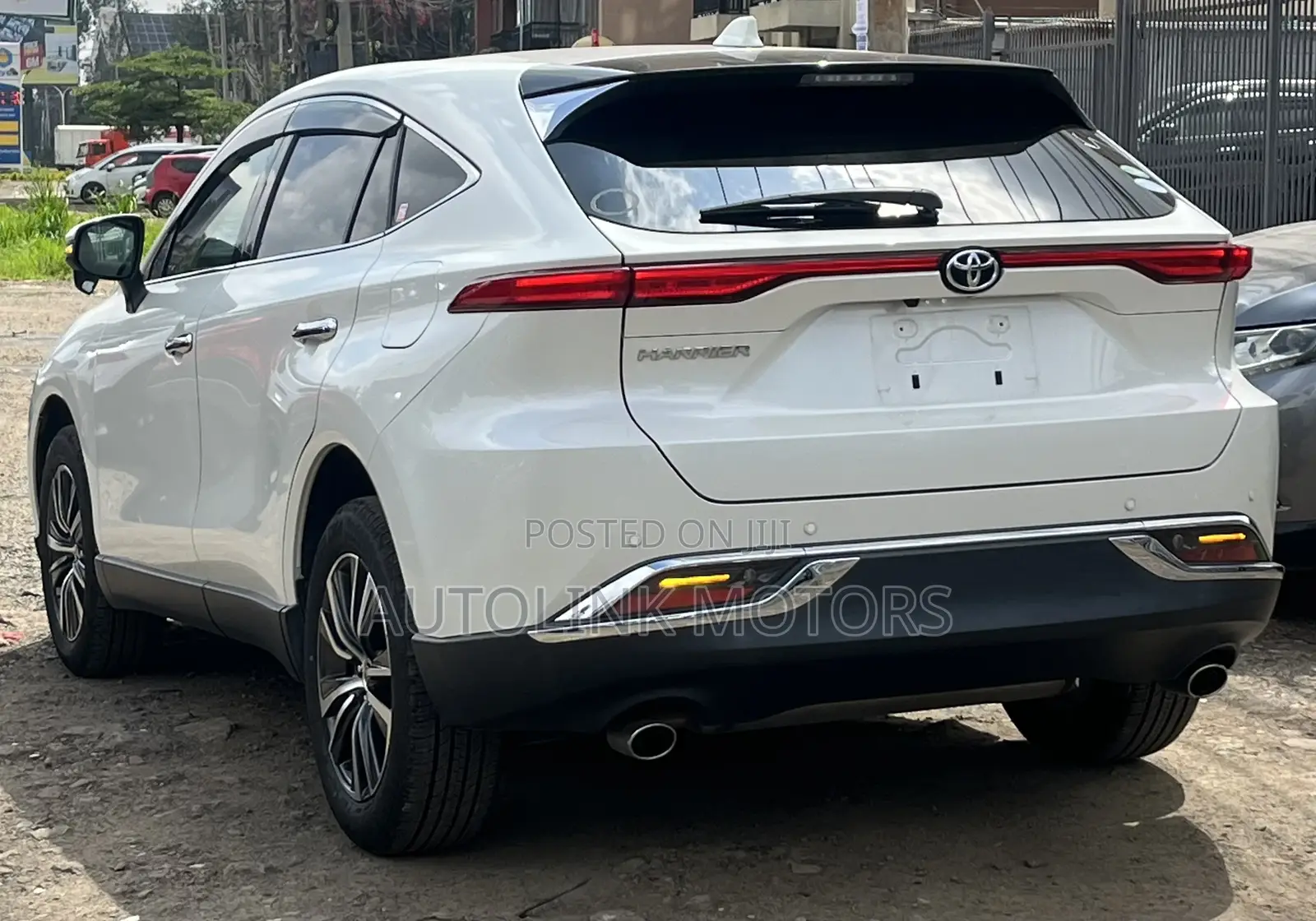 Toyota Harrier 2.0 2020 White