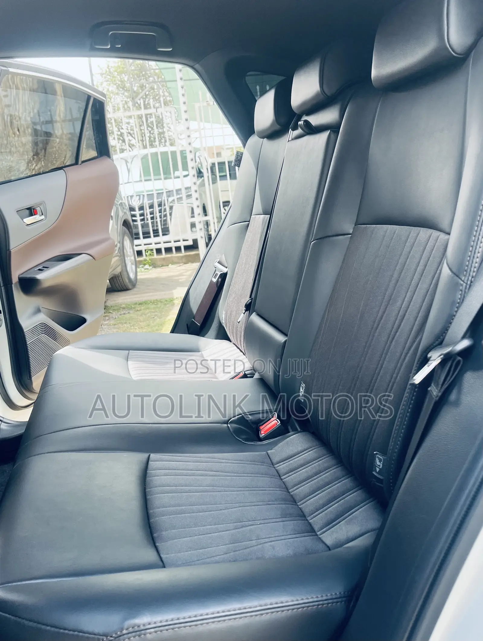 Toyota Harrier 2.0 2020 White