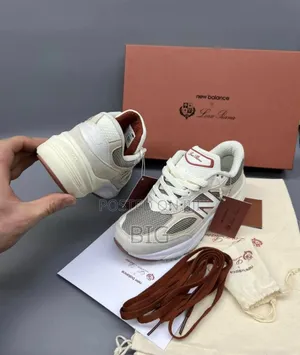 New Balance 990