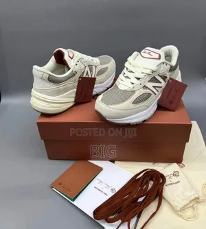 New Balance 990