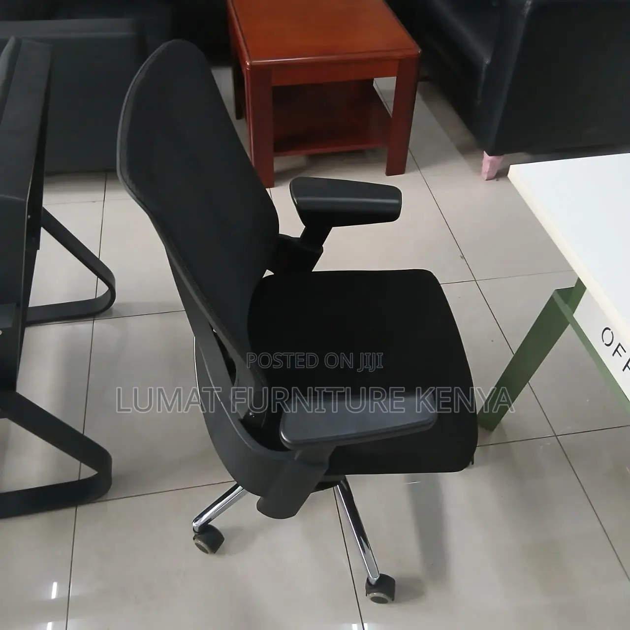 Medium Back Mesh Office Seat