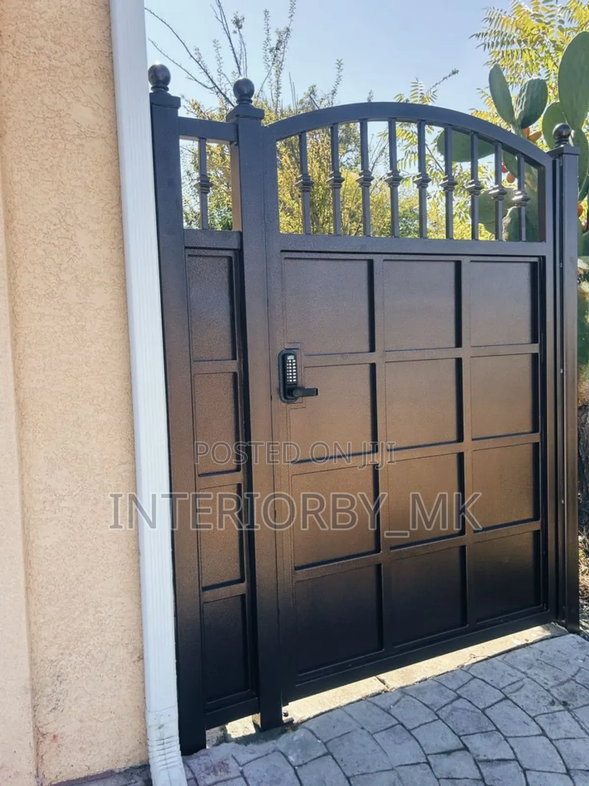Ornamental Swing Gate With Premium Craftsmanship