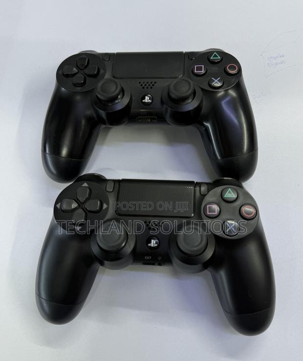 Pristine Ps4 Original. Pad - thumbnail 3