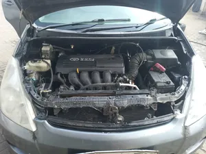 Toyota Wish 2004 Silver